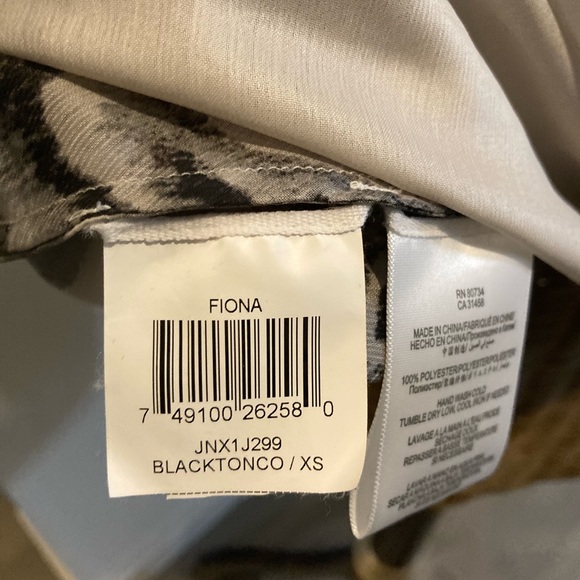 BCBG Fiona Dolman Tunic blouse * US XS - Picture 6 of 8